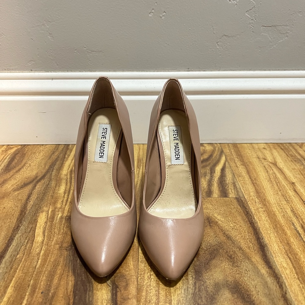 Steve Madden pumps